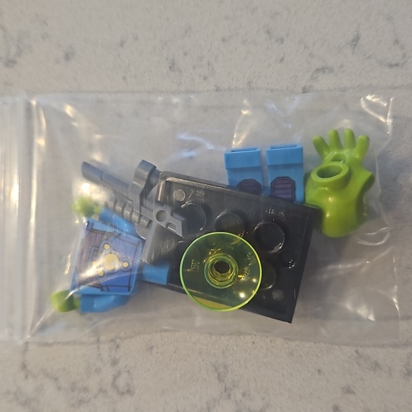 Lego Minifigure Series 13 Alien Trooper - Picture 4 of 4